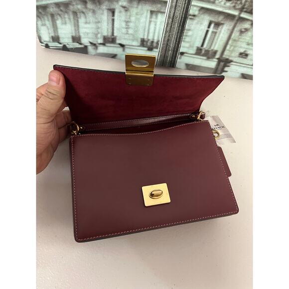 Coach 613 Hutton Shoulder Bag With Weaving - Picture 5 of 9